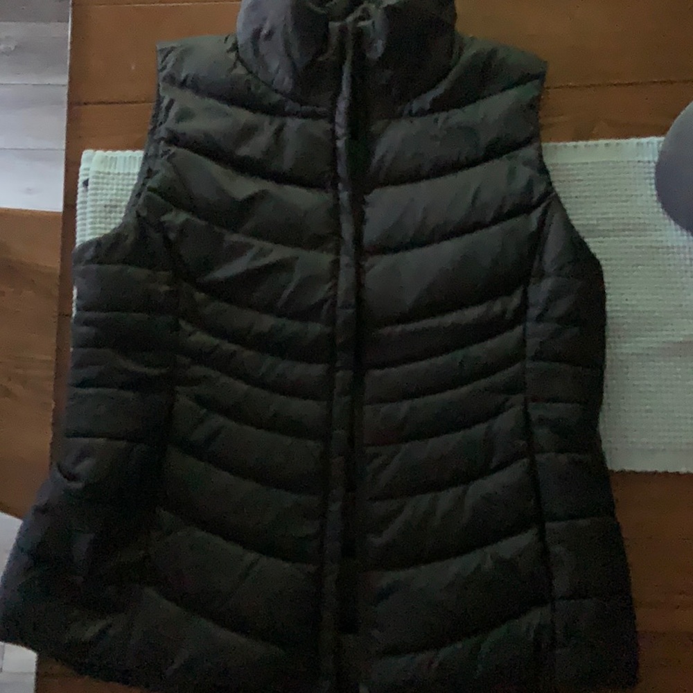 north face black women’s vest